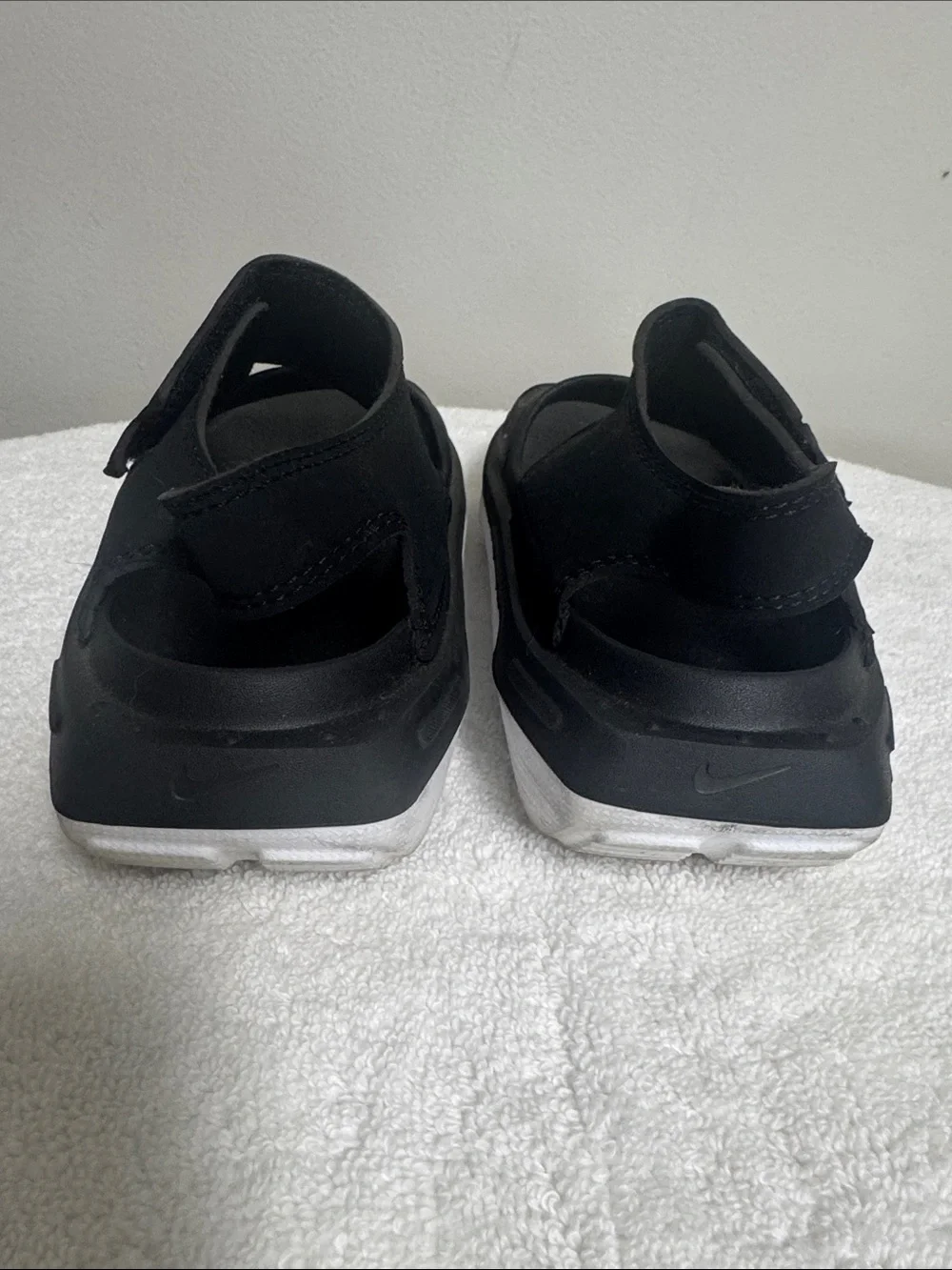 Nike Playscape Big Kids' Sandal Black Unisex Youth Size 5